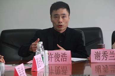 許俊浩講話.JPG
